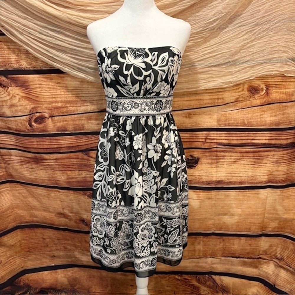 White House Black Market Women's Black White Floral‎ Strapless Dress Size 2